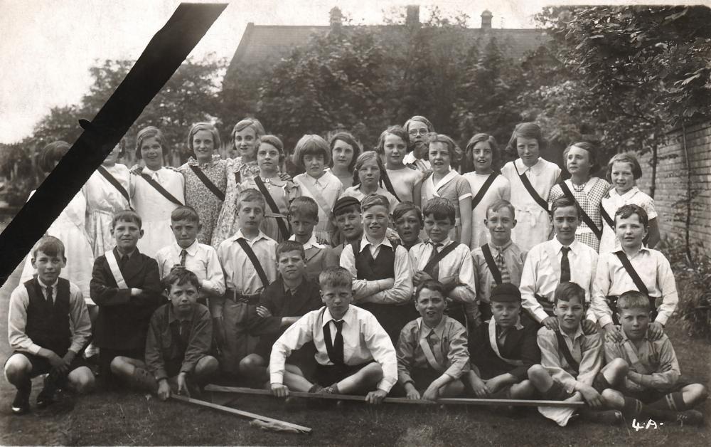 Group photo at Highfield School early 1930s