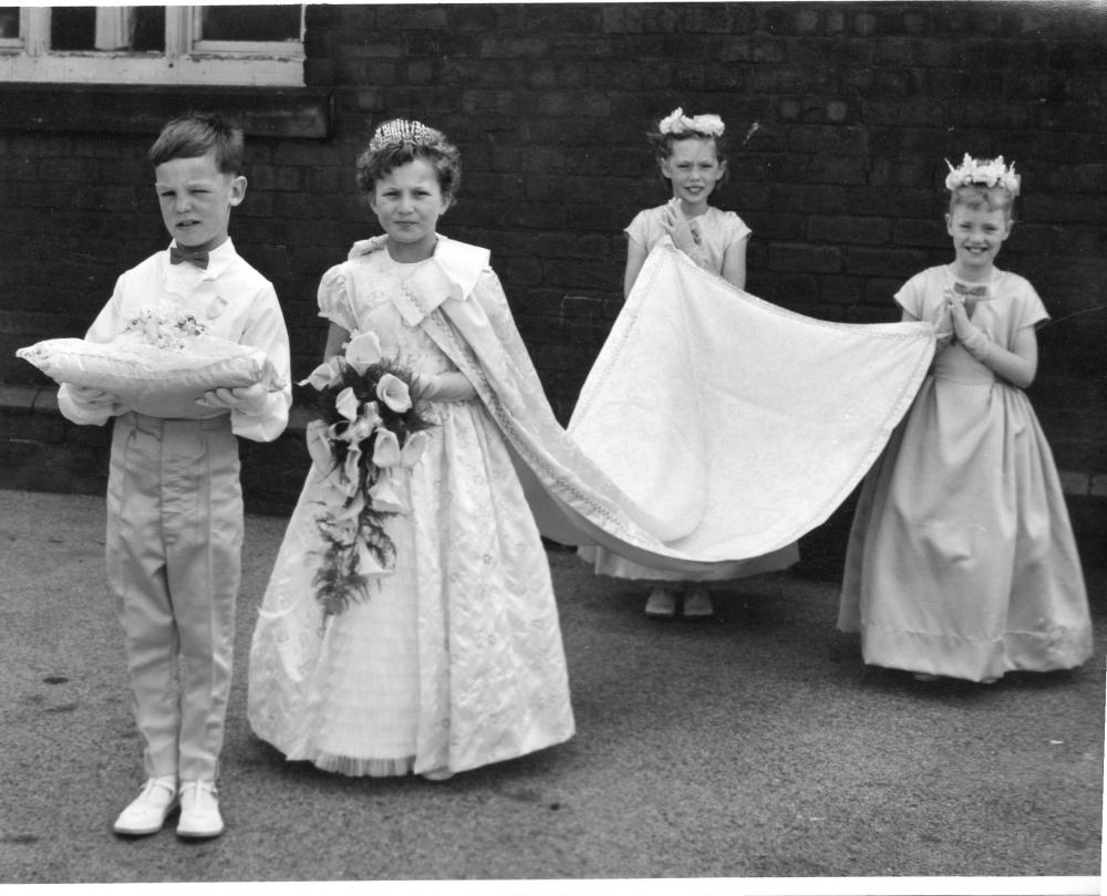 crowning of our lady  aspull