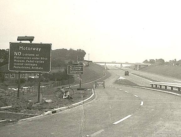 1963-Motorway signs that have now disappeared since then