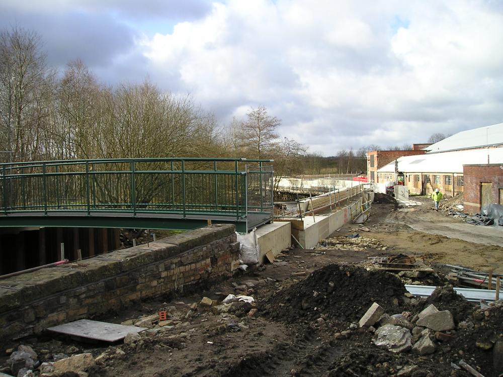 27-02-2008. New footbridge and river wall.