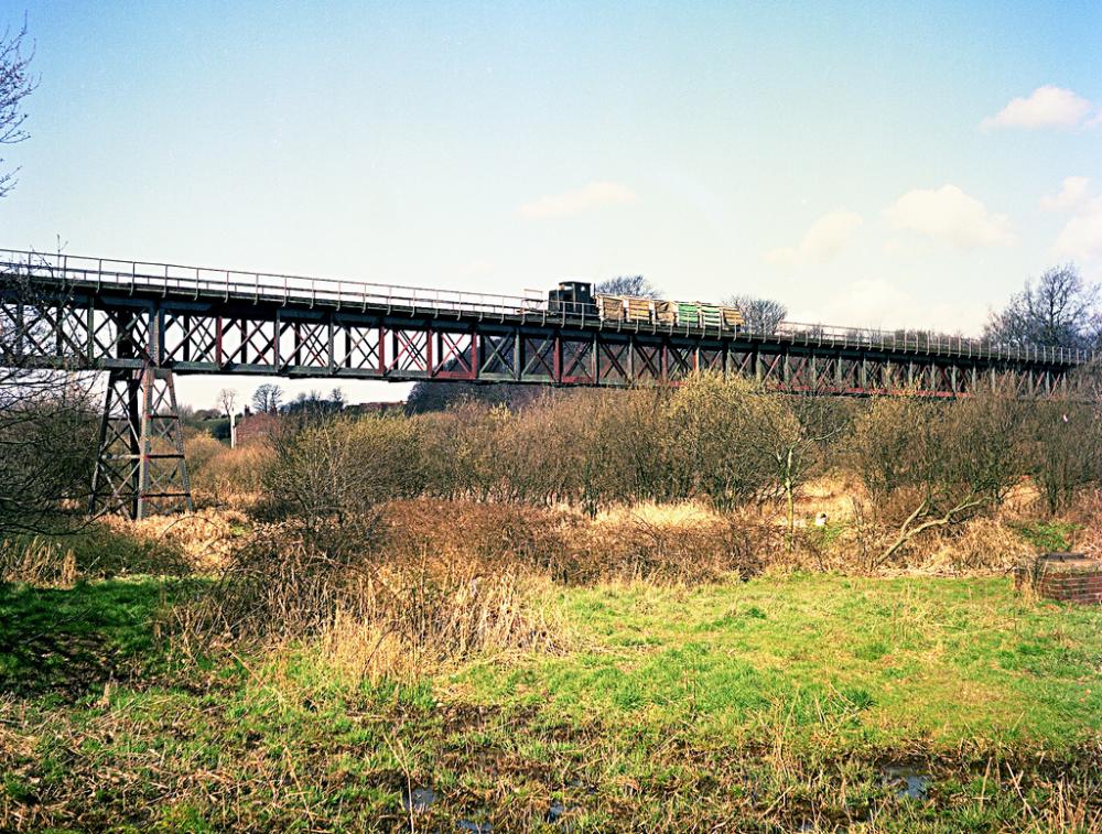 The narrow-gauge viaduct at Gathurst