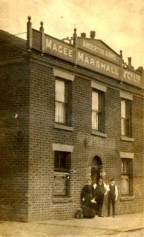 Anderton Arms, Ince Green Lane, early 1900's.