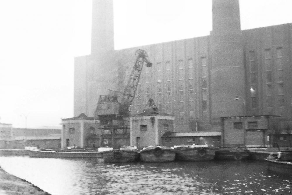 Westwood Power Station canal unloading stations