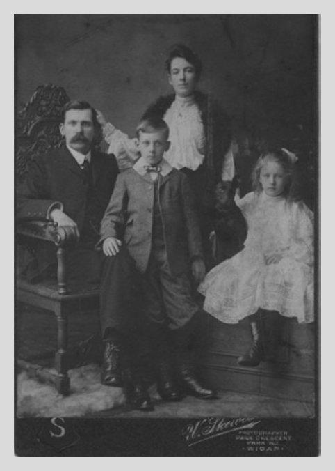 James Christopher  (1869-1921) and Family, 1902