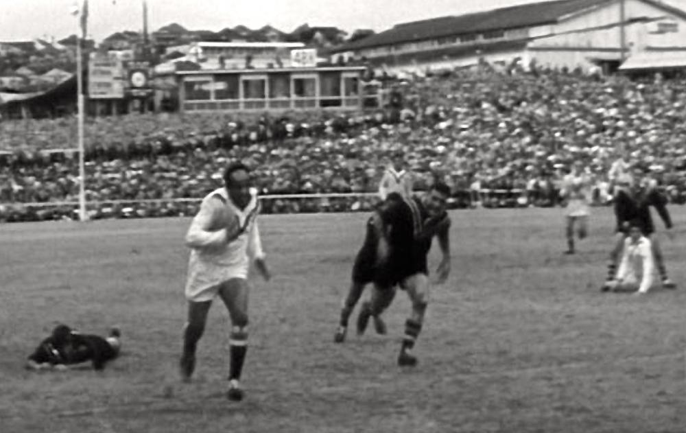 Billy Boston scores against Australia 1962