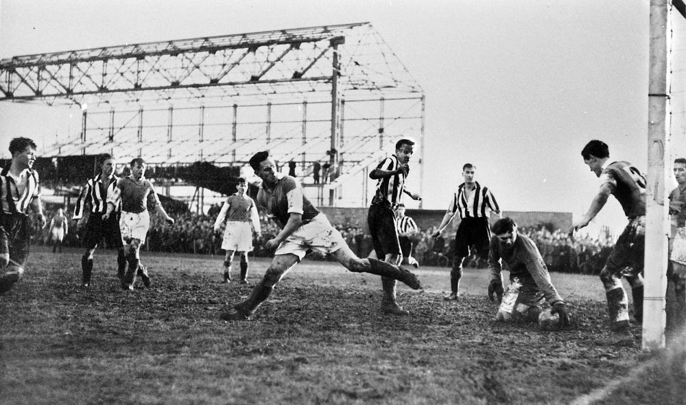 Wigan Athletic v Newcastle 1954