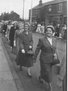 walking day 1950s
