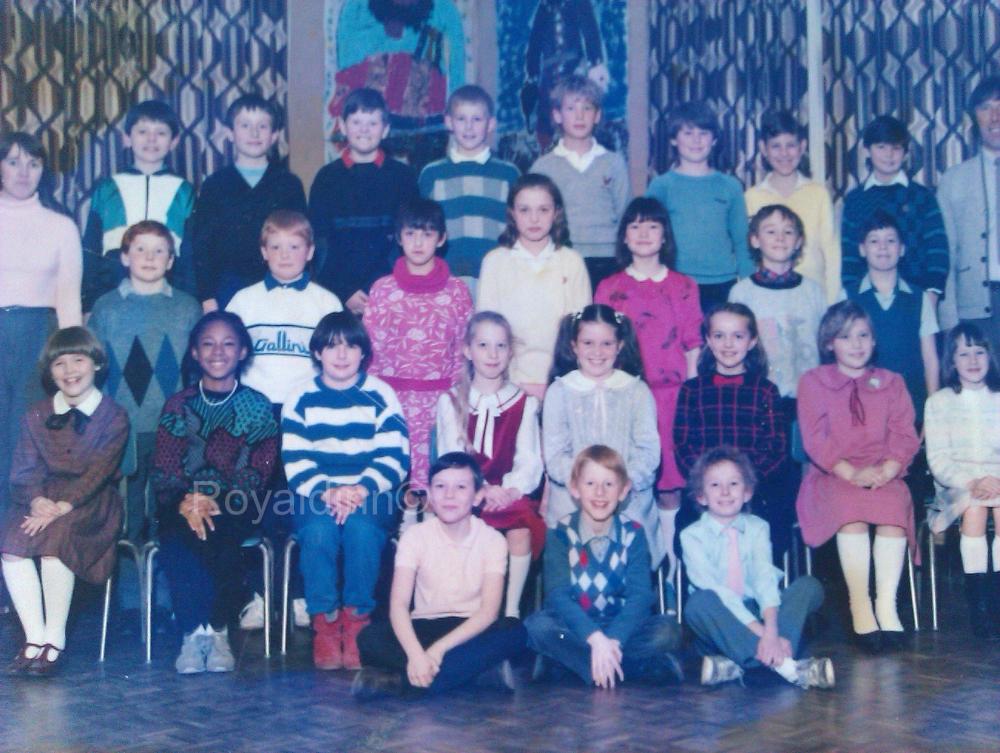 St Paul's School Goose Green. Primary 7 1987