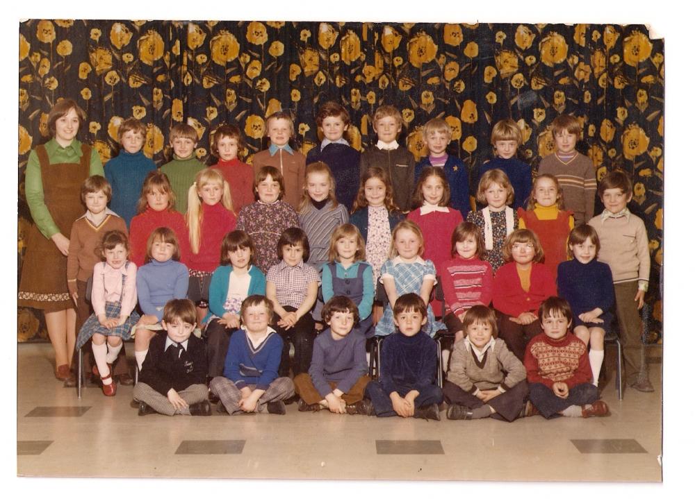 Class 3 Photo (1977)