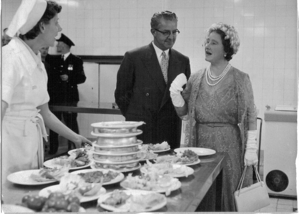 Sally Halsall meets Queen Mother in Heinz Canteen Kitchen