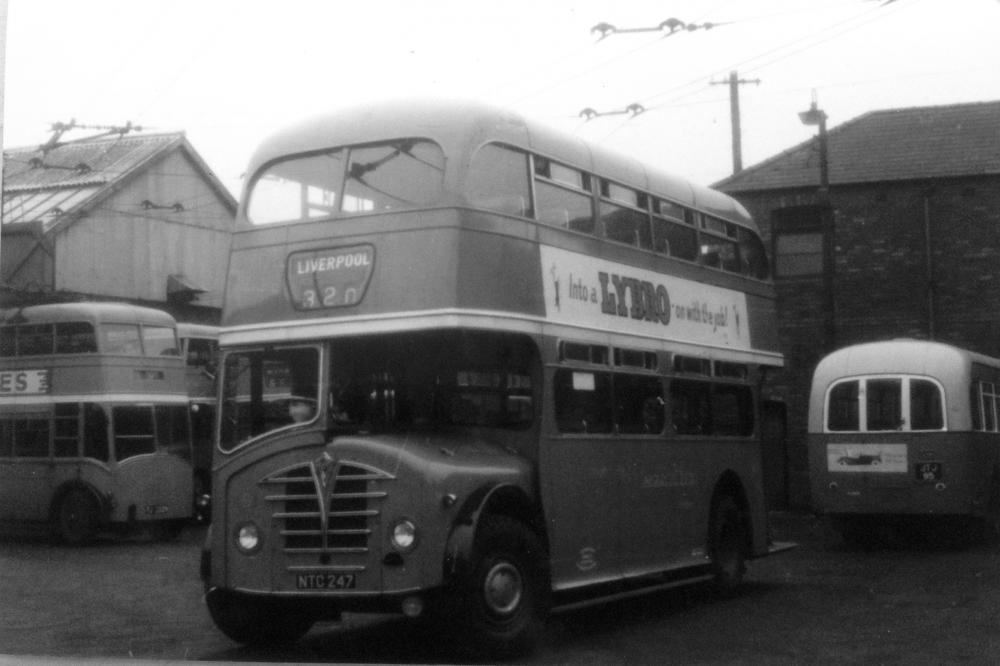 Foden bus.     Terry  Lawrenson  collection.
