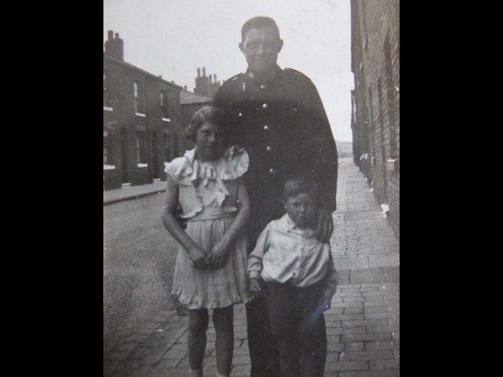 Joseph Cunliffe with daughter Joan and son Norman in School Street