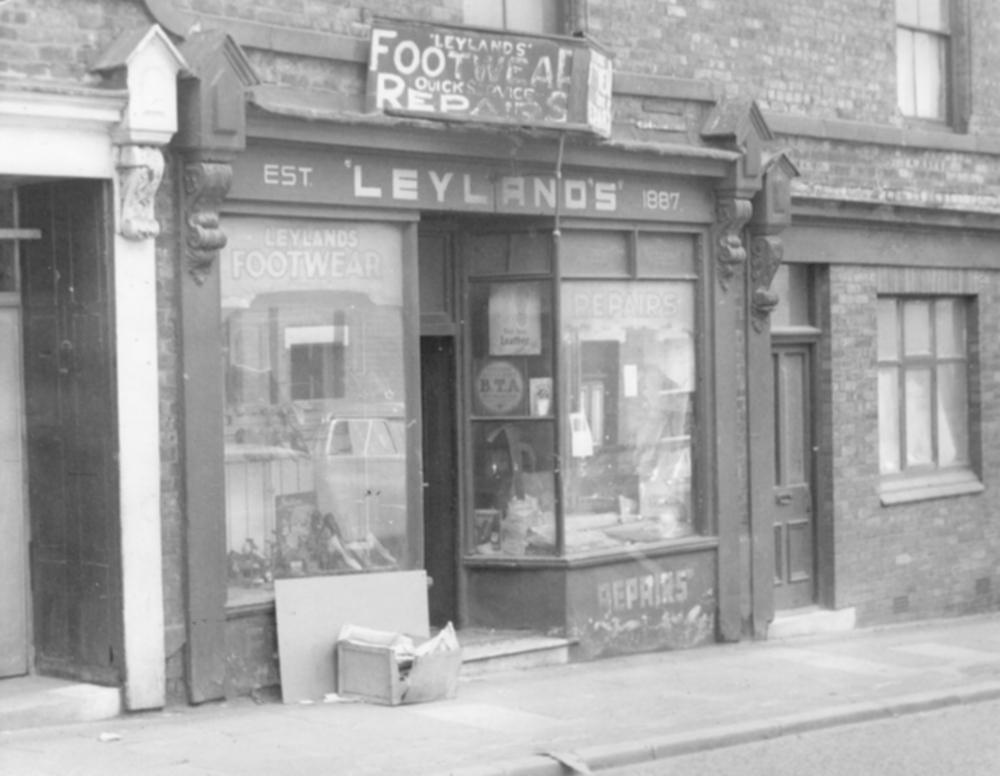 Leyland's Shoe Shop Scholes?