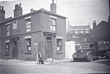 Crispin Arms 1954