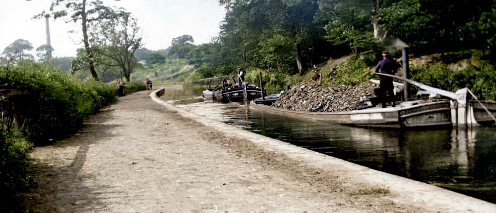 Canal Boat on Gathurst to Beech Hill stretch 1913