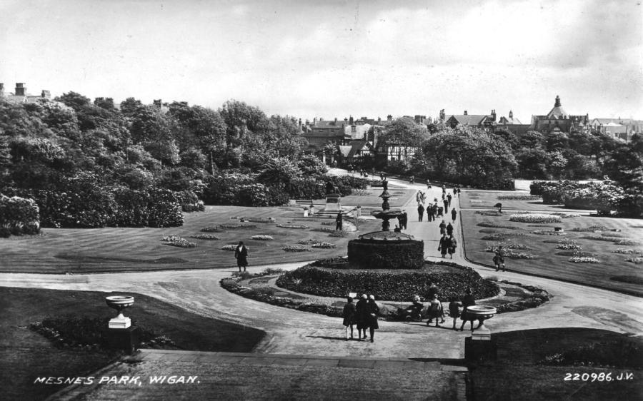 Mesnes Park, mid 1930s.