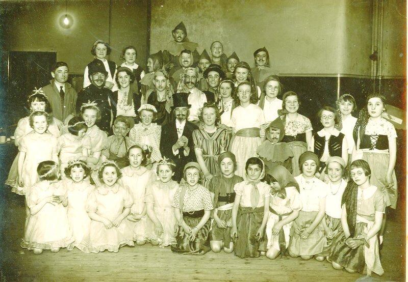 Cast of a play at the old Queen's Hall.
