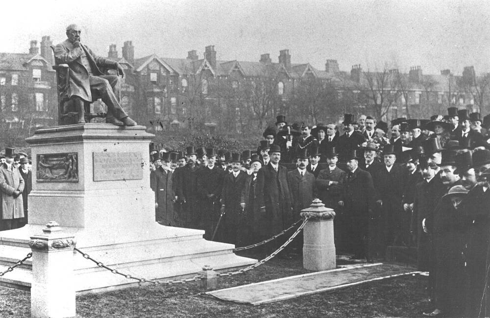 Unveiling of Powell Statue in Mesnes Park, 1910