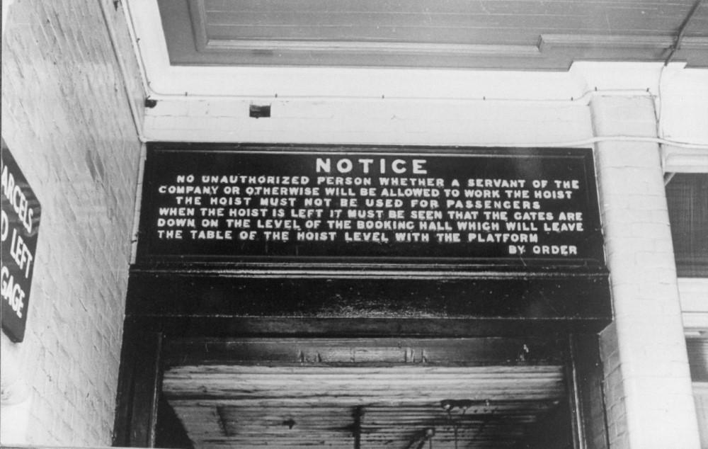Station Hoist Notice