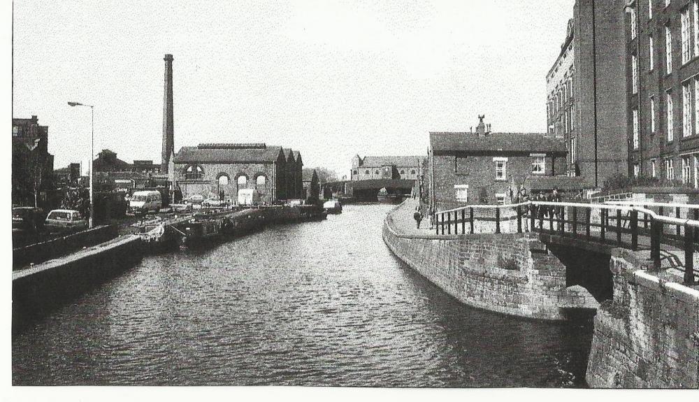 Canal - looking towards Pottery Road bridge