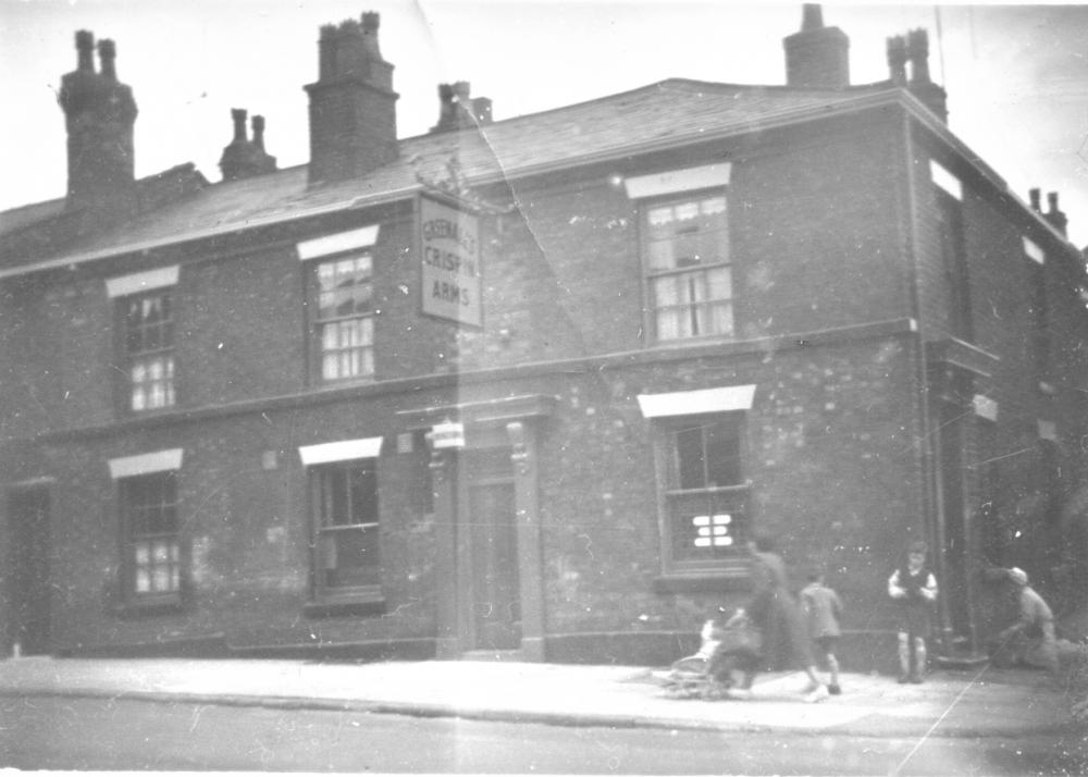 Crispin Arms 1952