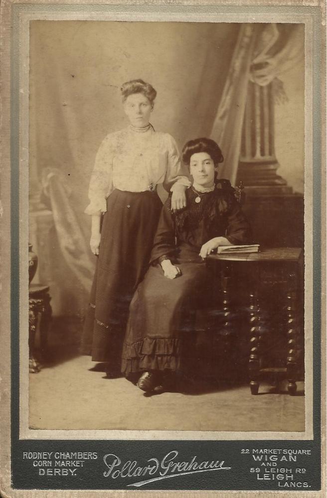 Hindley folk  very early 1900s