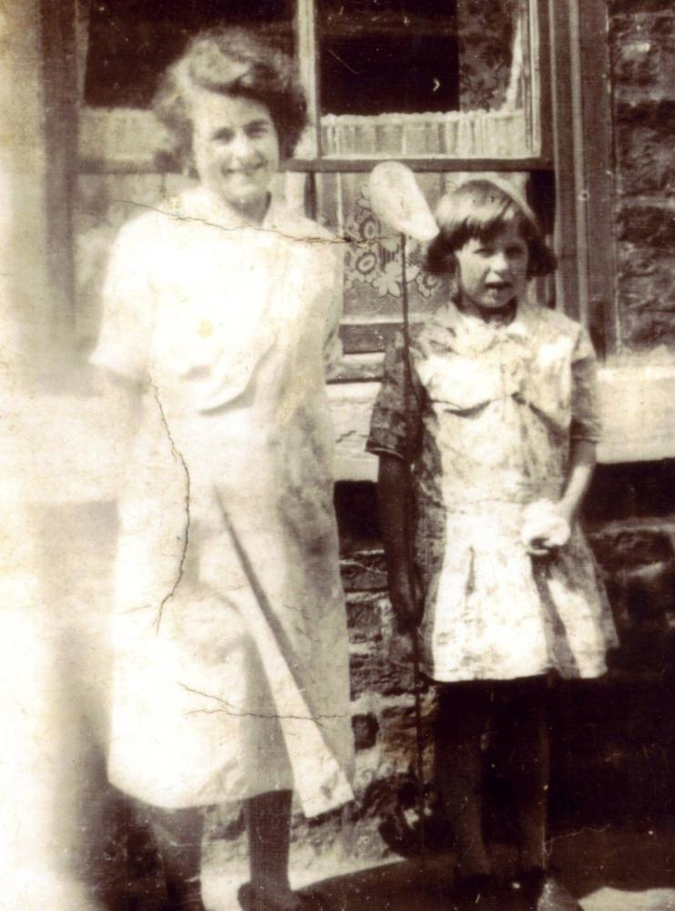EUNICE WITH SISTER HARRIET