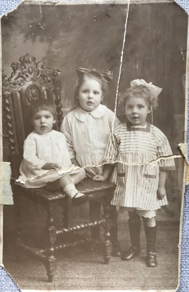 Farnworth sisters abt 1923 