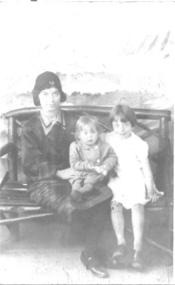 Emma Liptrot and daughters