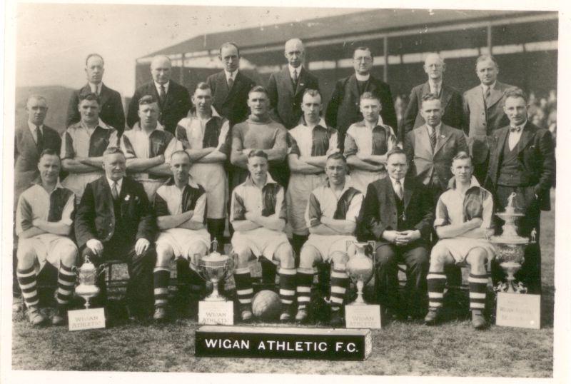Wigan Athletic (cigarette card).