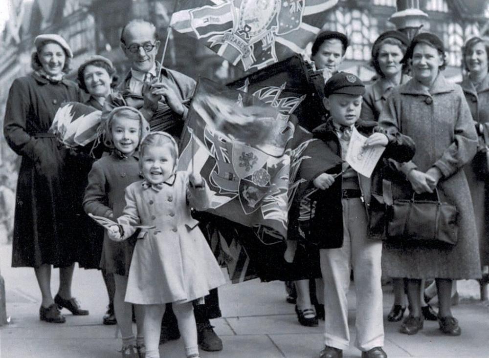 Awaiting the Queen 1954   1