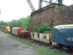 Trucks and locomotives awaiting restoration (81K)