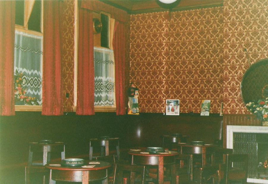 The front lounge (billiards room)