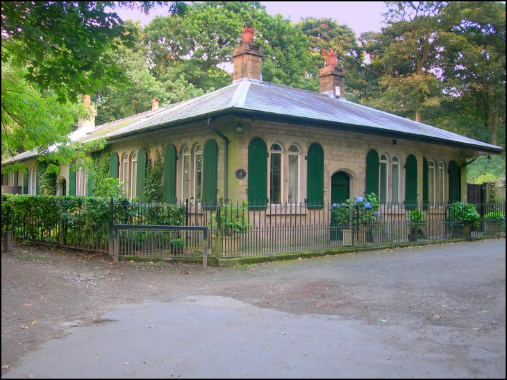 Hall Lane Lodge